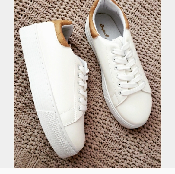 🆕️Back to School//Tan platform sneaker - Picture 7 of 8